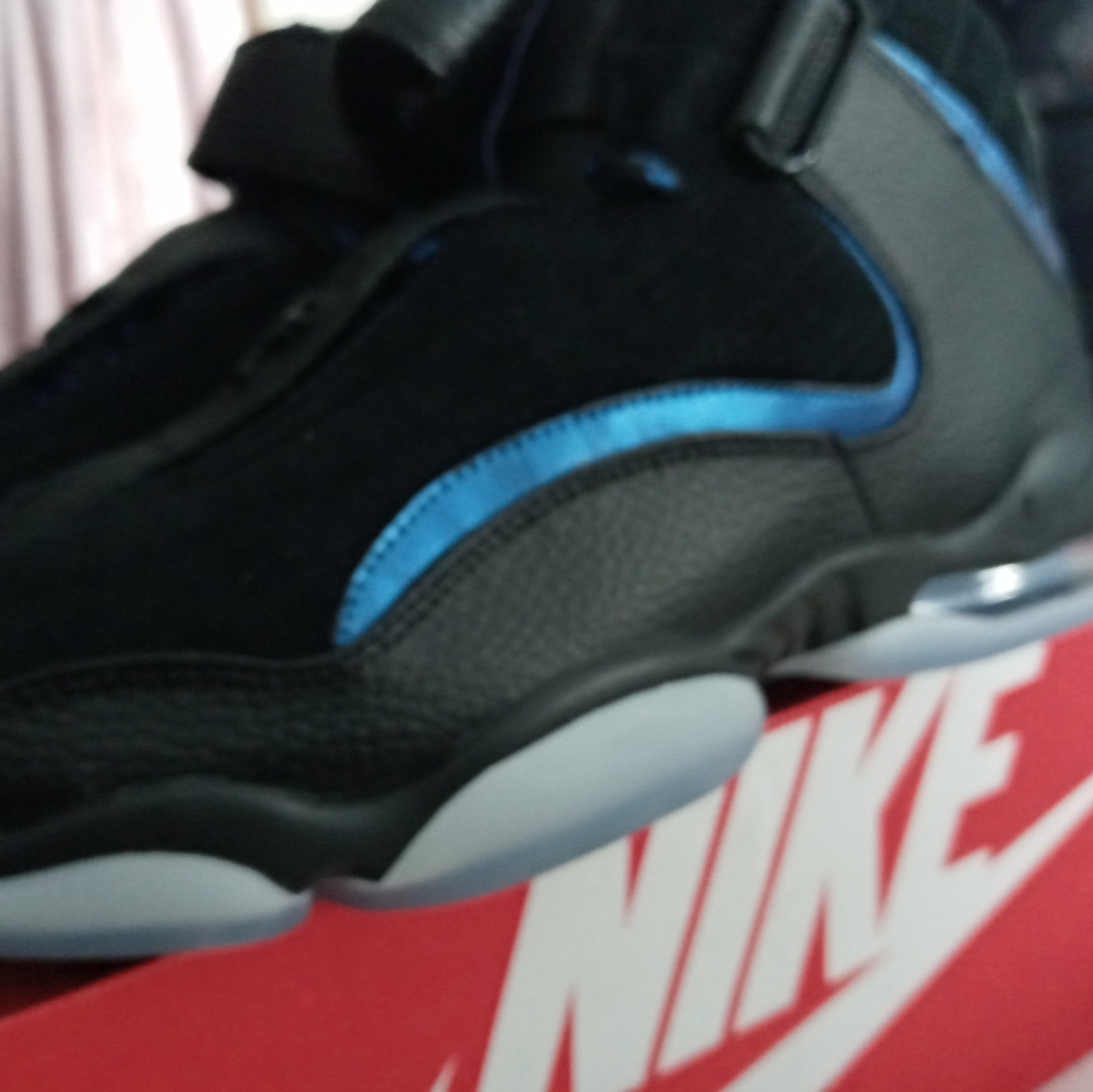 Air penny Iv # 864018- 001 size 11 for men